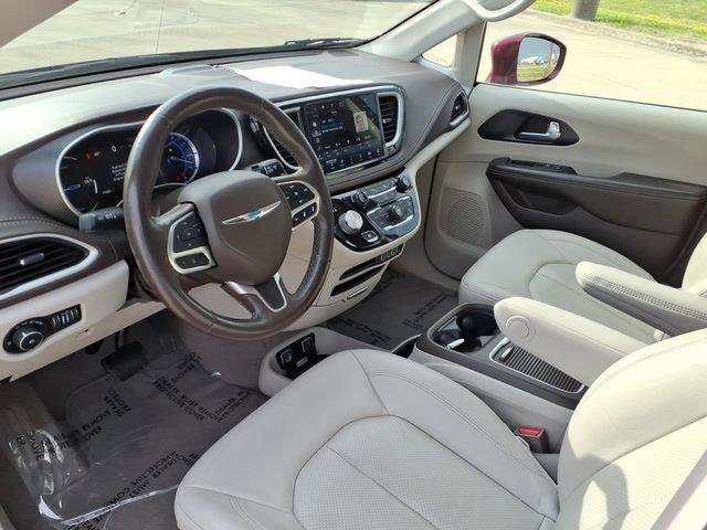 Used 2021 Chrysler Pacifica Touring-L image 16