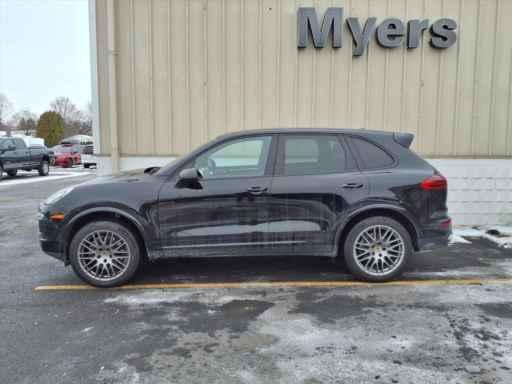 Used 2017 Porsche Cayenne Platinum Edition image 36