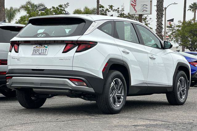 Used 2026 Hyundai Tucson Blue SE AWD/4WD image 4