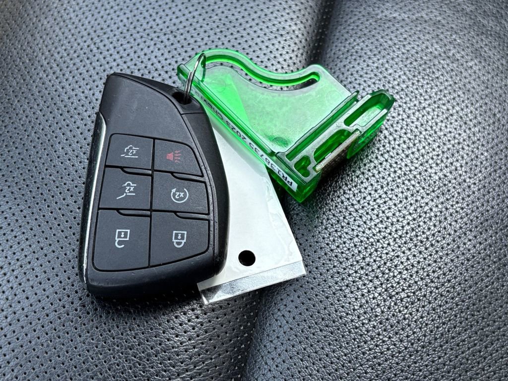 Used 2023 Chevrolet Suburban Premier image 34