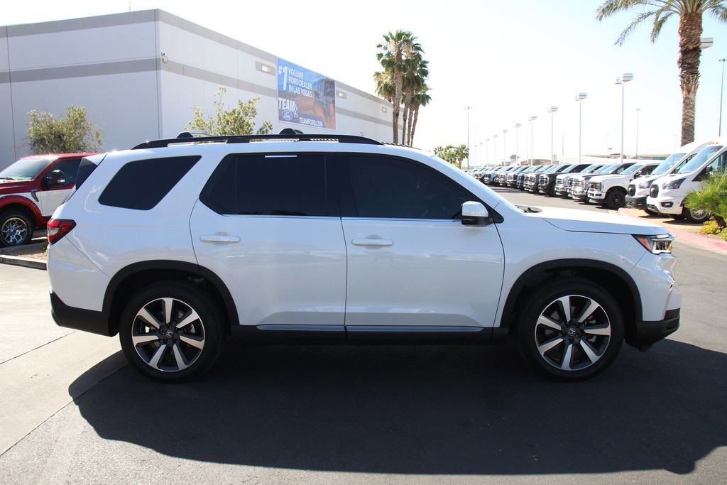 Used 2025 Honda Pilot Touring image 10
