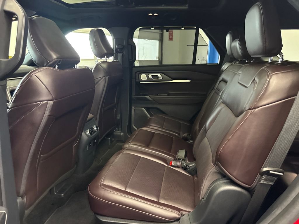 Certified 2025 Ford Explorer Platinum AWD/4WD image 27