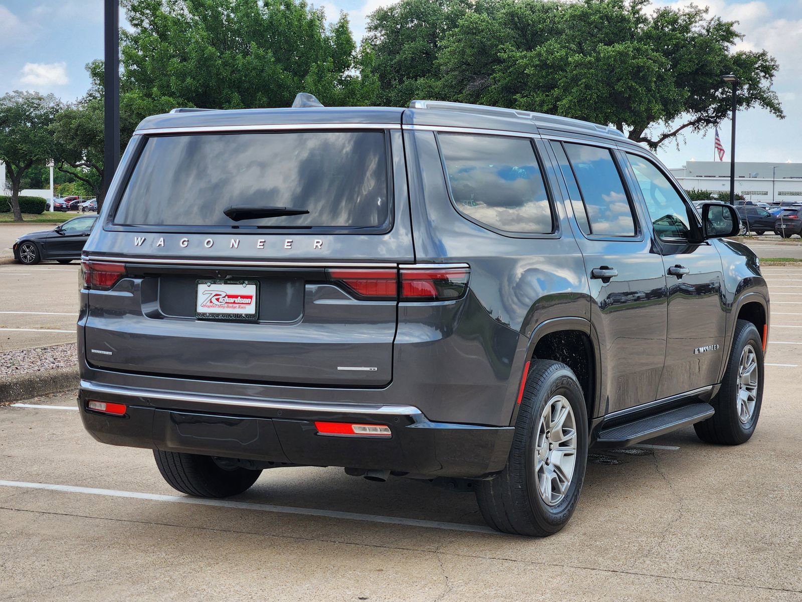 Used 2022 Jeep Wagoneer Series I AWD/4WD image 6