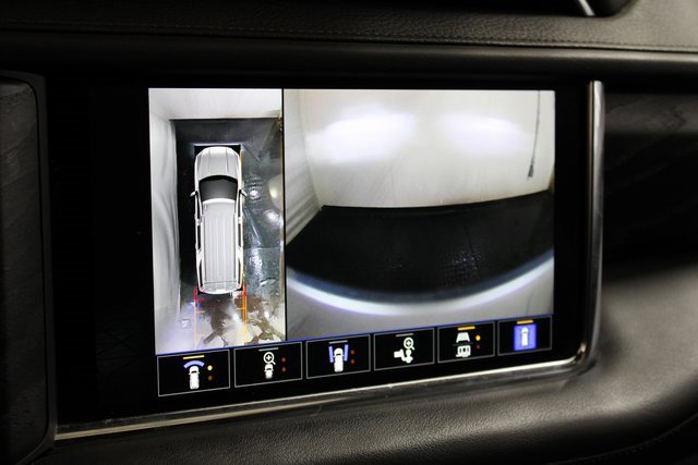 Used 2022 GMC Yukon XL Denali w/ Denali Premium Package image 18