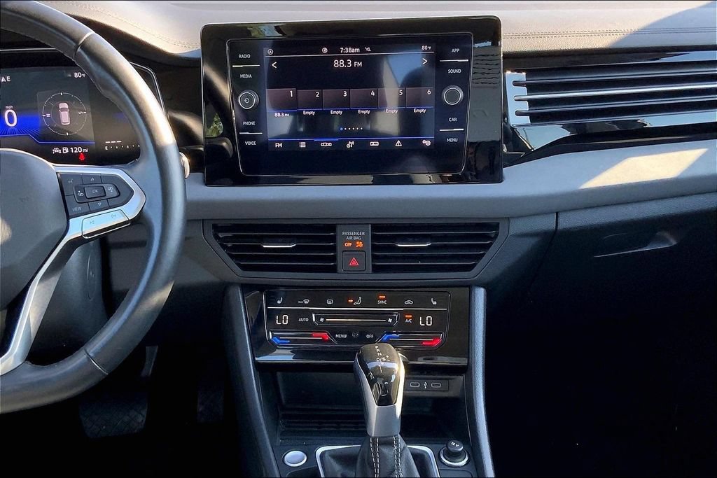 Certified 2025 Volkswagen Jetta SE FWD image 6