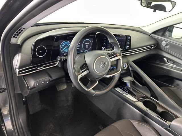 Used 2021 Hyundai Elantra SEL w/ Convenience + Premium Package image 13