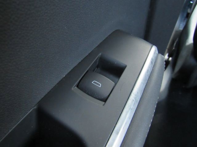 Used 2025 GMC Acadia Elevation image 30