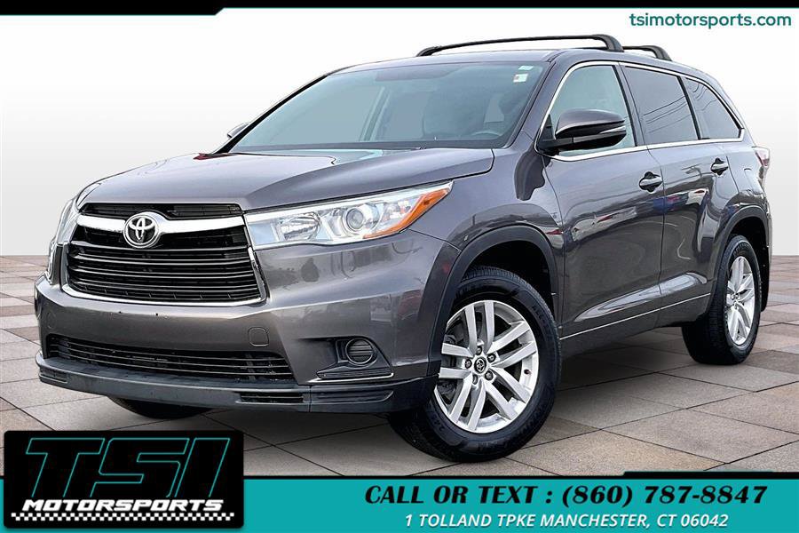 Used 2016 Toyota Highlander LE AWD/4WD image 1