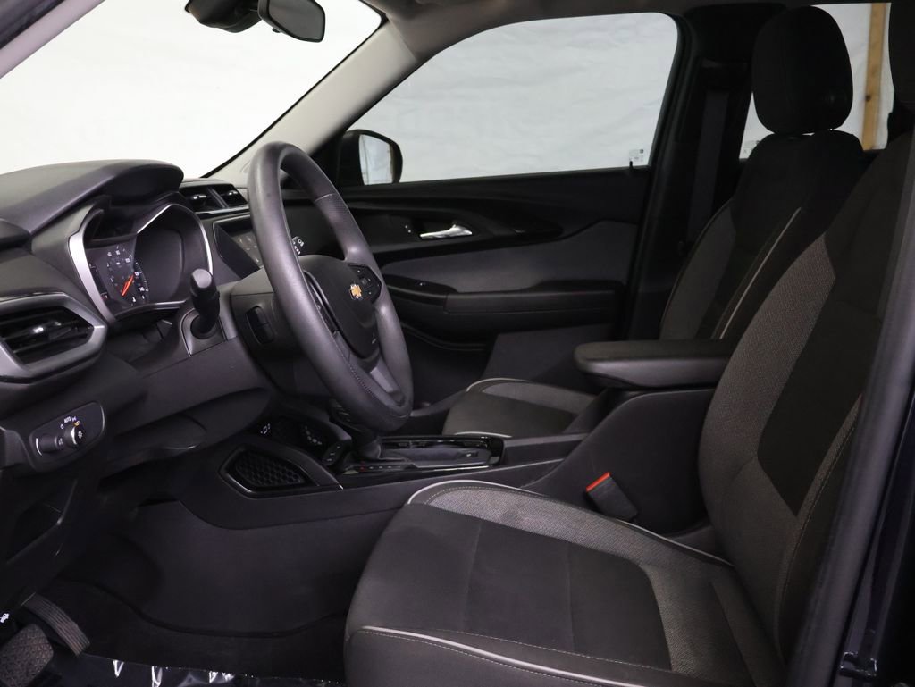 Used 2021 Chevrolet TrailBlazer LS FWD image 17