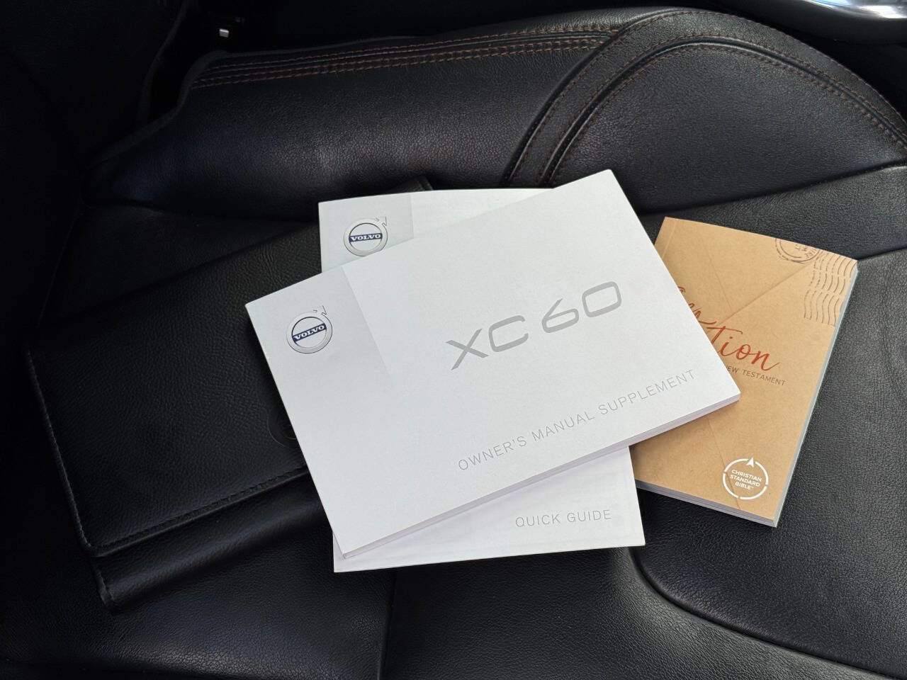 Used 2017 Volvo XC60 T5 Inscription image 36