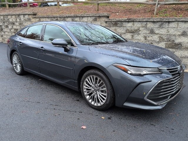 Used 2022 Toyota Avalon Limited image 1