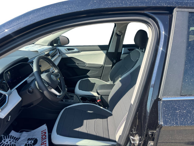 New 2026 Volkswagen Taos SE FWD image 9