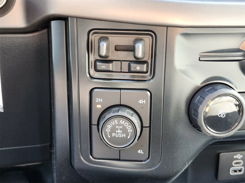 New 2025 Ford F150 XL w/ Equipment Group 103A High image 23