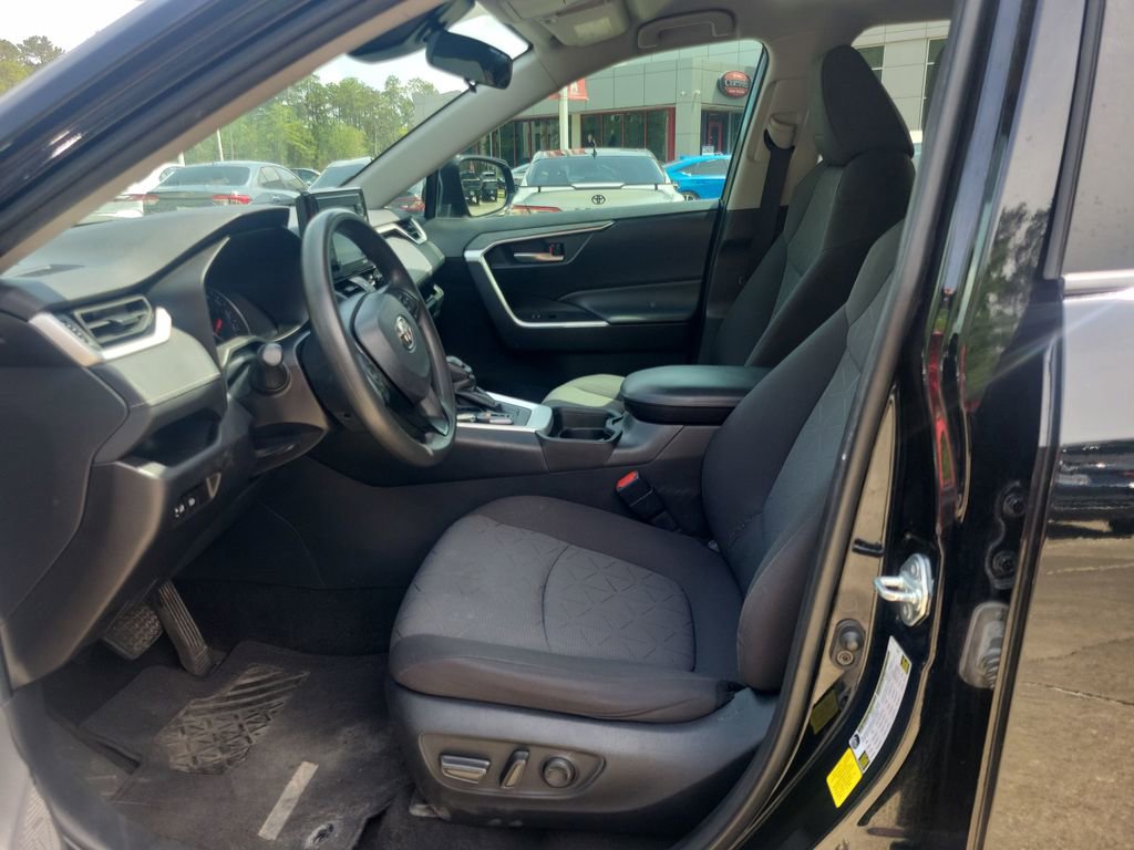 Certified 2021 Toyota RAV4 XLE FWD image 16