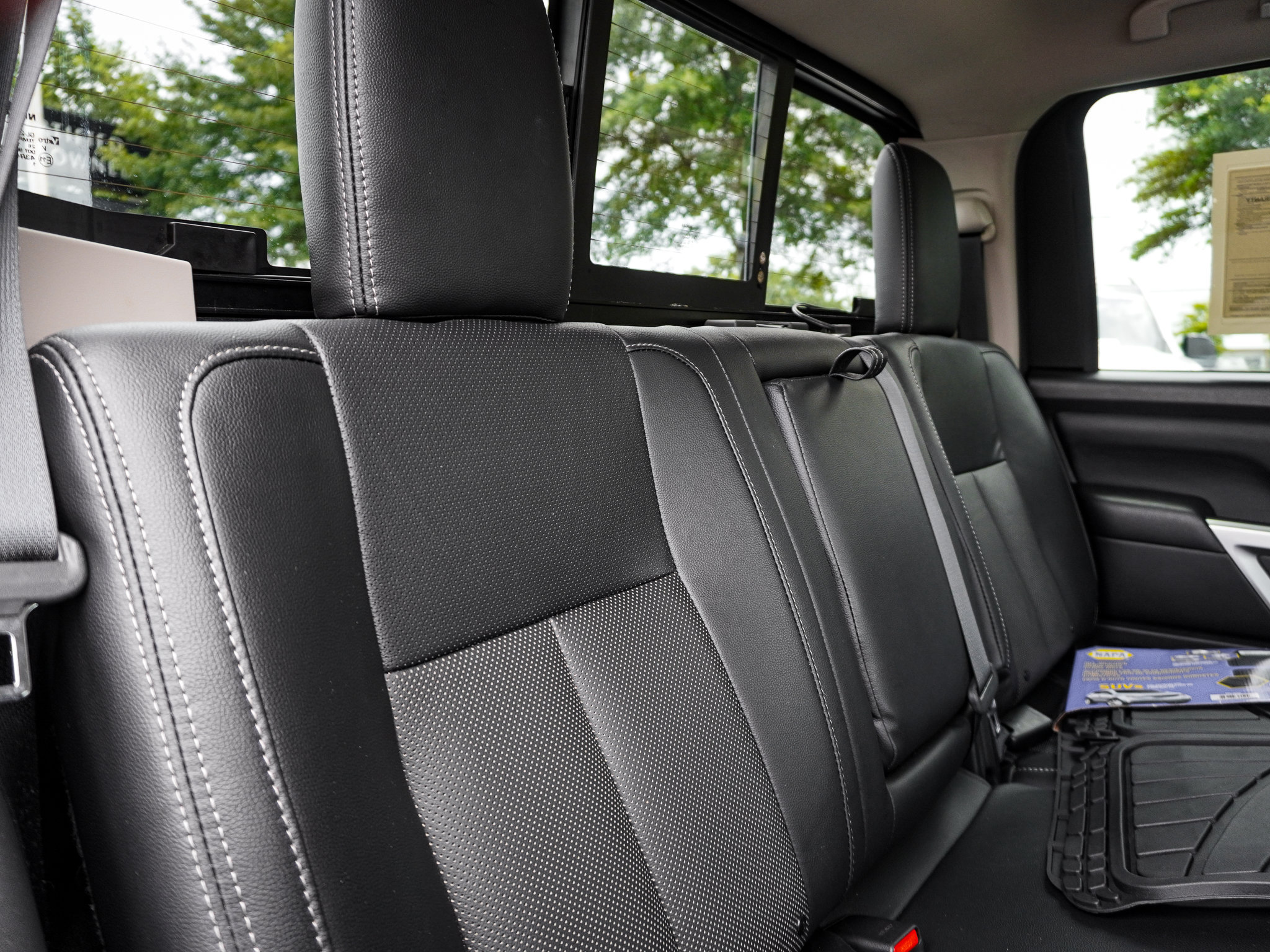 Used 2021 Nissan Titan SV w/ SV Convenience Package AWD/4WD image 32