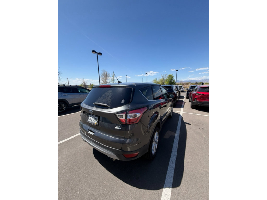 Used 2017 Ford Escape SE image 6