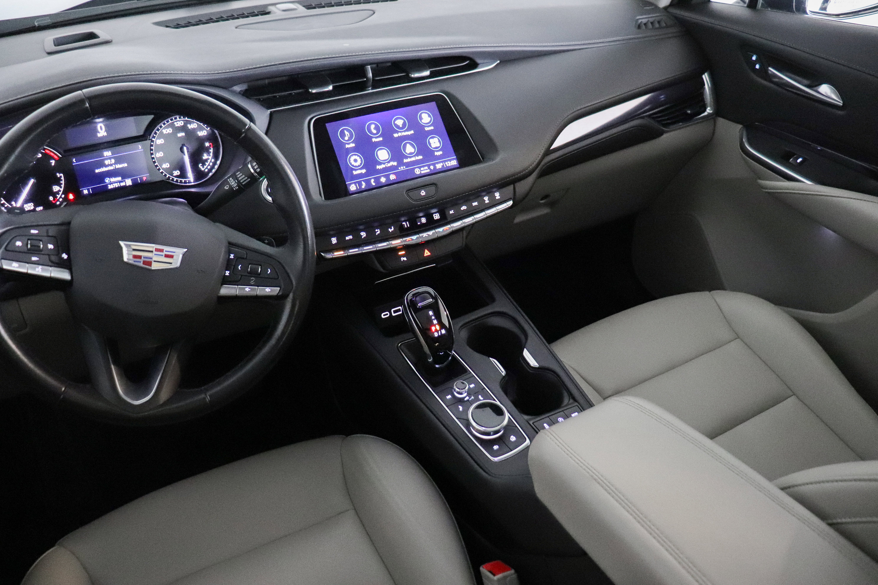 Used 2023 Cadillac XT4 Luxury image 25