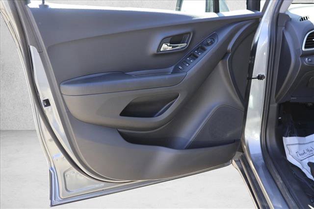 Used 2020 Chevrolet Trax LS w/ Tint and Cruise Package FWD image 12