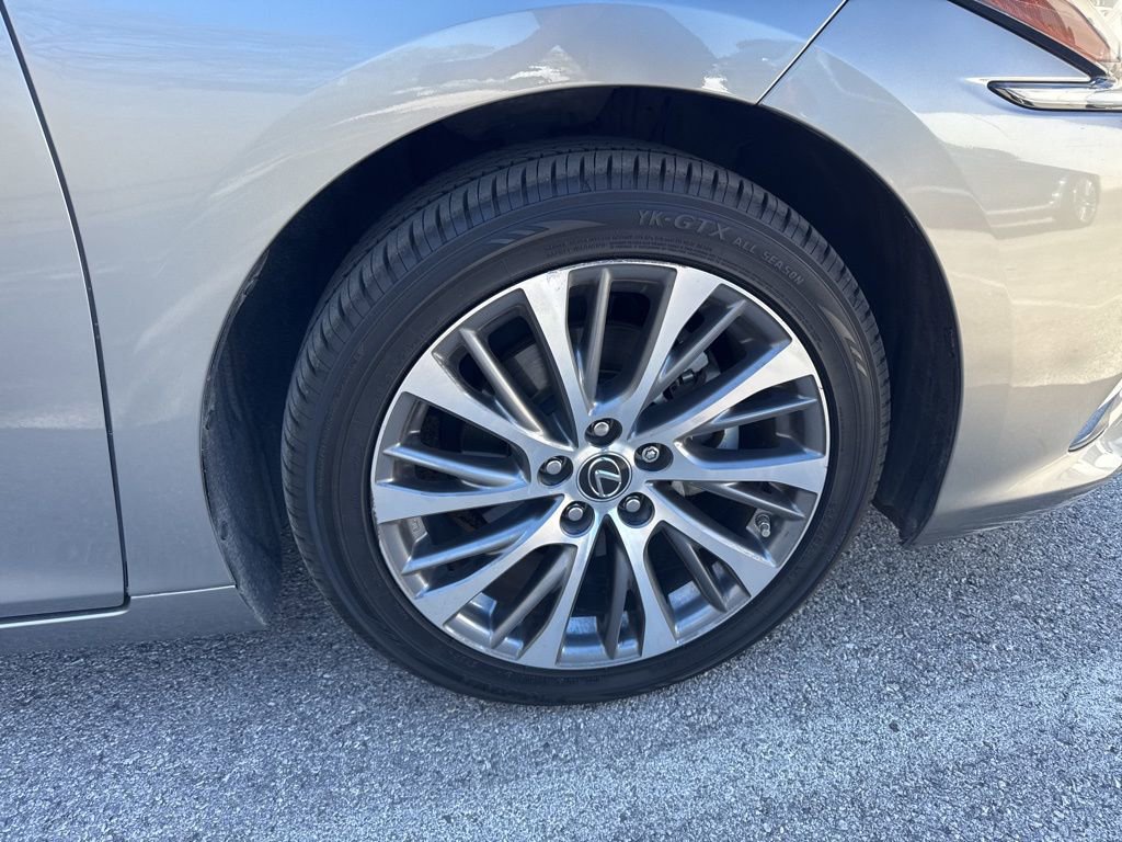 Used 2019 Lexus ES 350 Luxury w/ Accessory Package 2 image 3