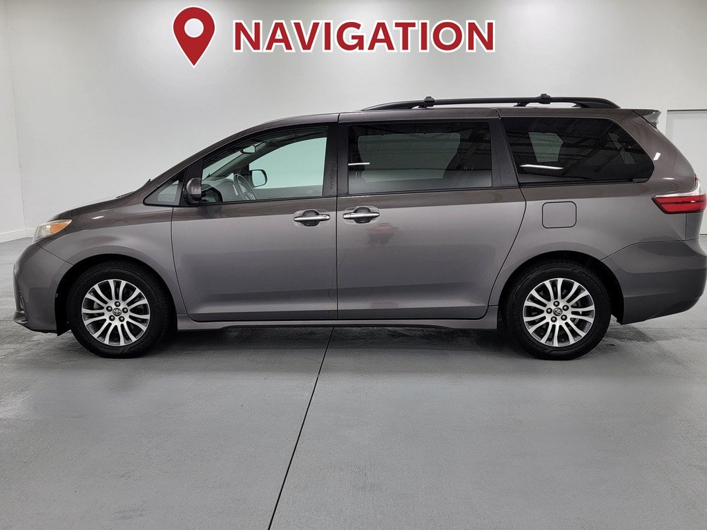 Used 2019 Toyota Sienna XLE Premium FWD image 5