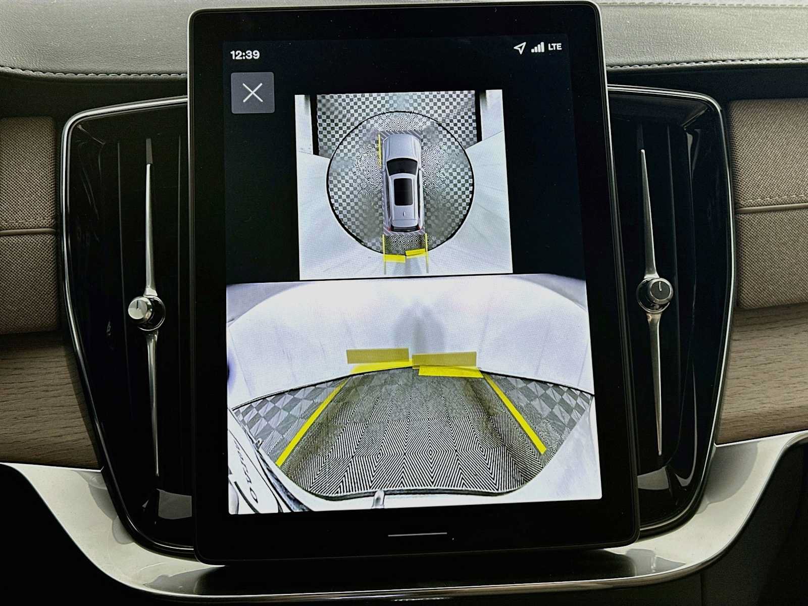 New 2026 Volvo XC90 B6 Plus w/ Protection Package Premier AWD/4WD image 14