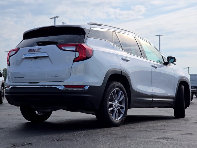 Used 2024 GMC Terrain SLT w/ Infotainment Package II AWD/4WD image 18