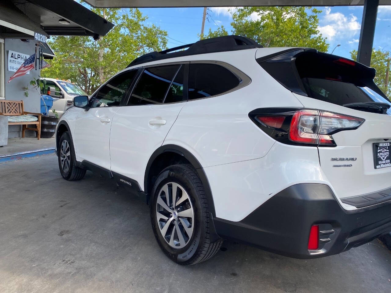 Used 2020 Subaru Outback Premium AWD/4WD image 9
