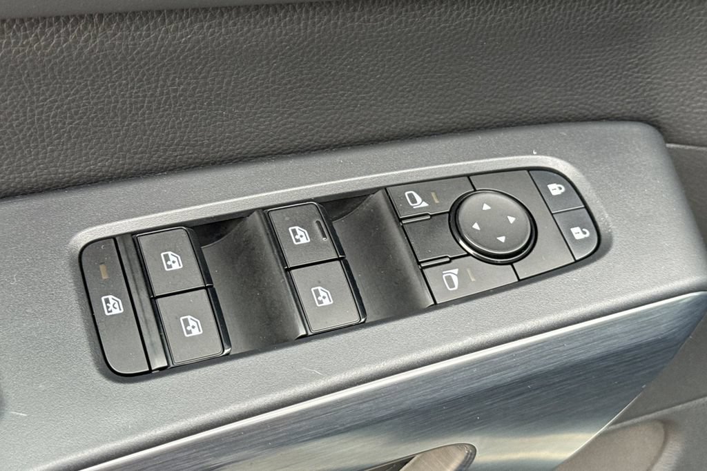 Used 2024 Nissan Pathfinder Rock Creek AWD/4WD image 12