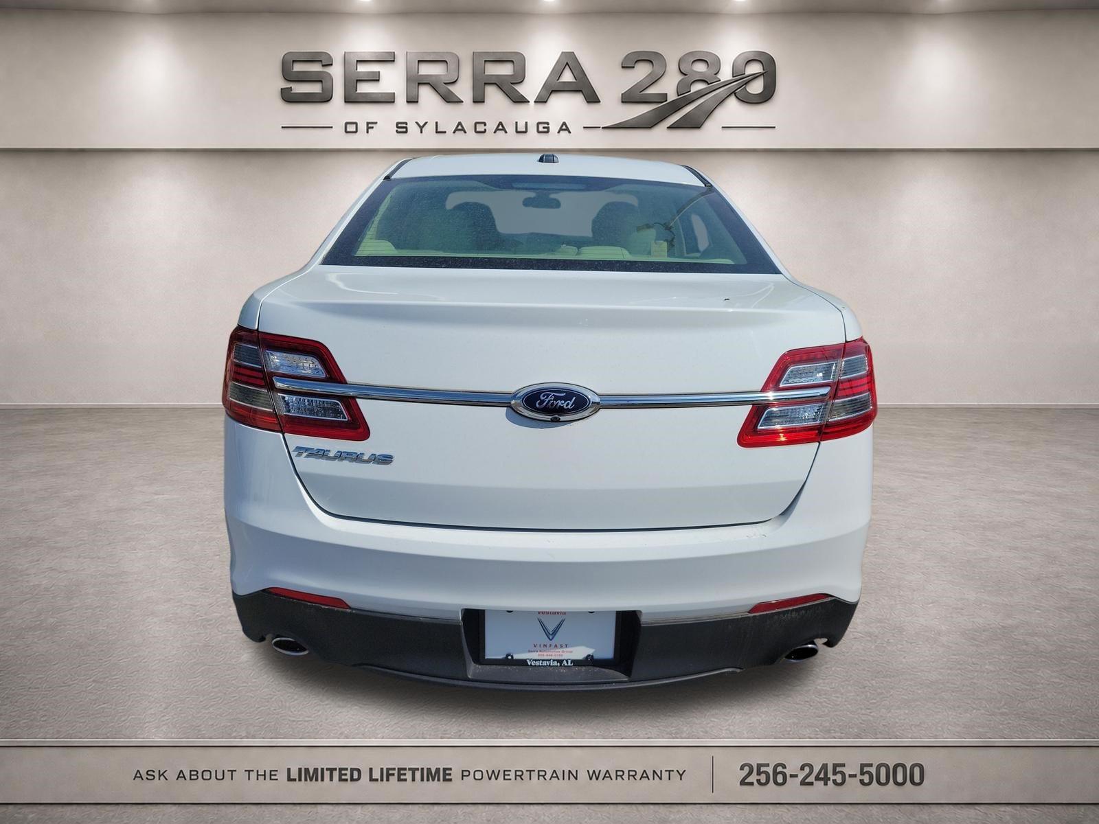 Used 2018 Ford Taurus SE FWD image 6