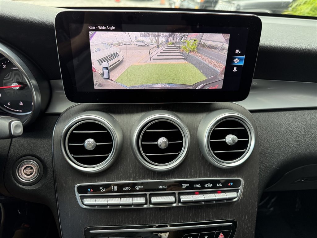 Used 2021 Mercedes-Benz GLC 300 image 28