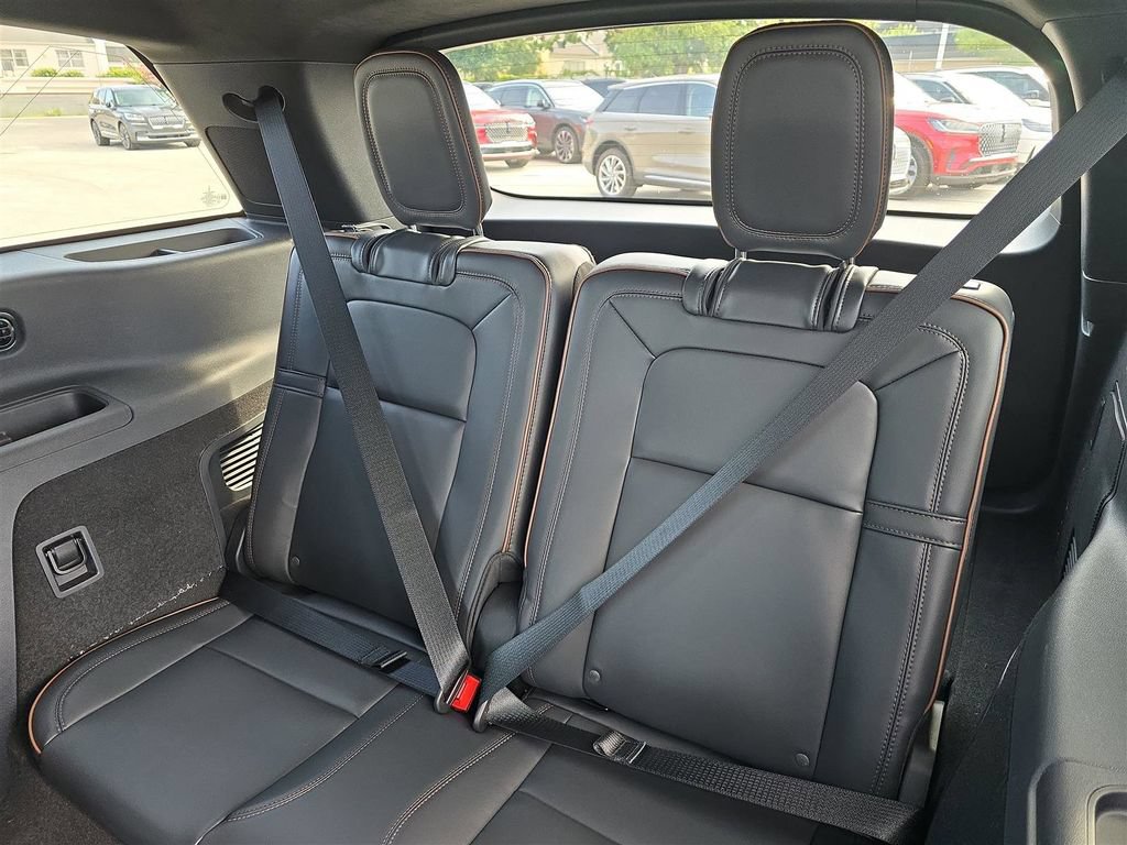 New 2025 Lincoln Aviator Black Label AWD/4WD image 14
