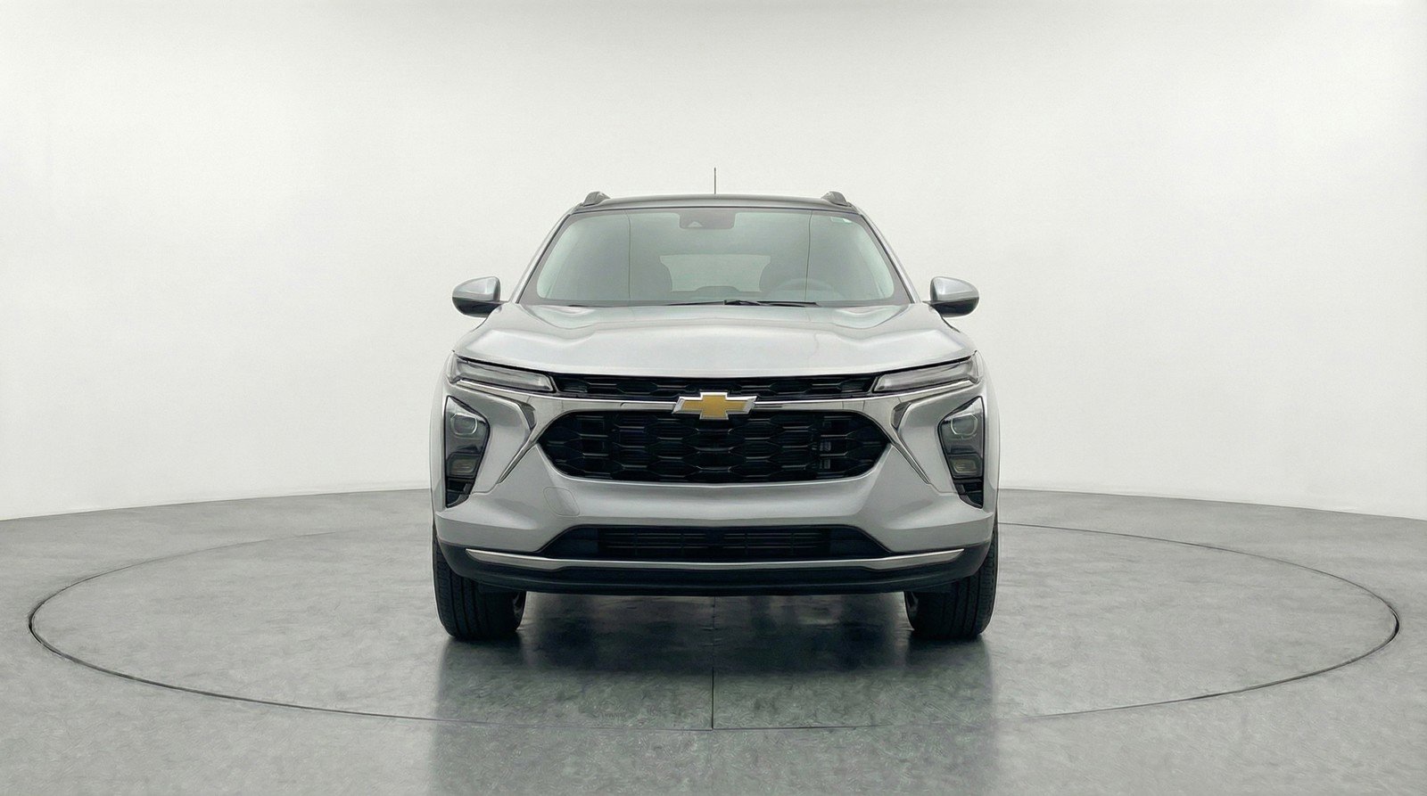 Used 2025 Chevrolet Trax LT FWD image 2