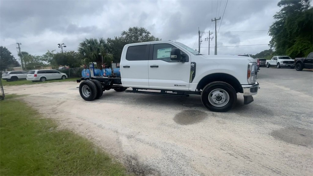 New 2026 Ford F350 XL w/ XL Chrome Package image 2