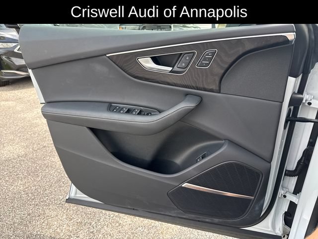 Used 2023 Audi Q8 Prestige AWD/4WD image 24