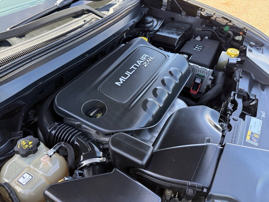Used 2015 Jeep Cherokee Latitude FWD image 36