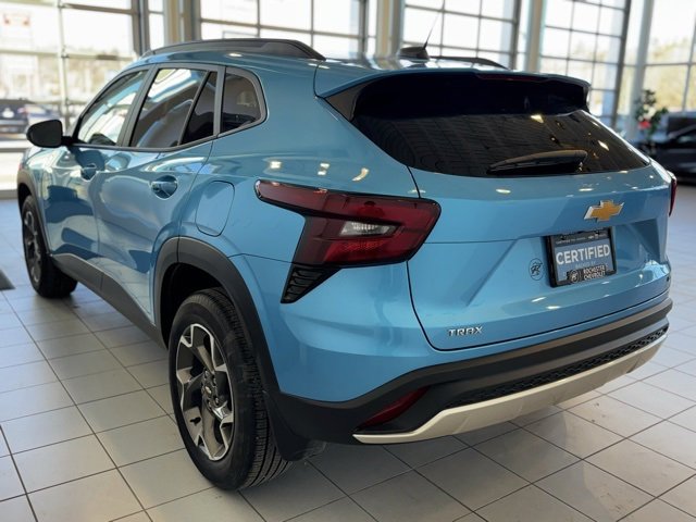 Used 2025 Chevrolet Trax LT image 38