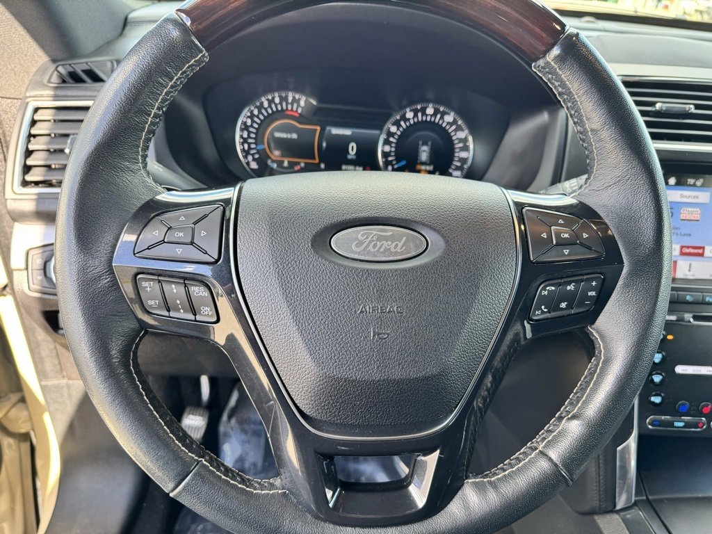 Used 2018 Ford Explorer Platinum image 13