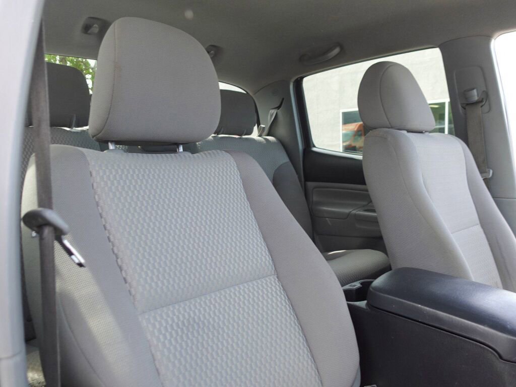 Used 2015 Toyota Tacoma 4x4 Double Cab w/ Convenience Package image 15