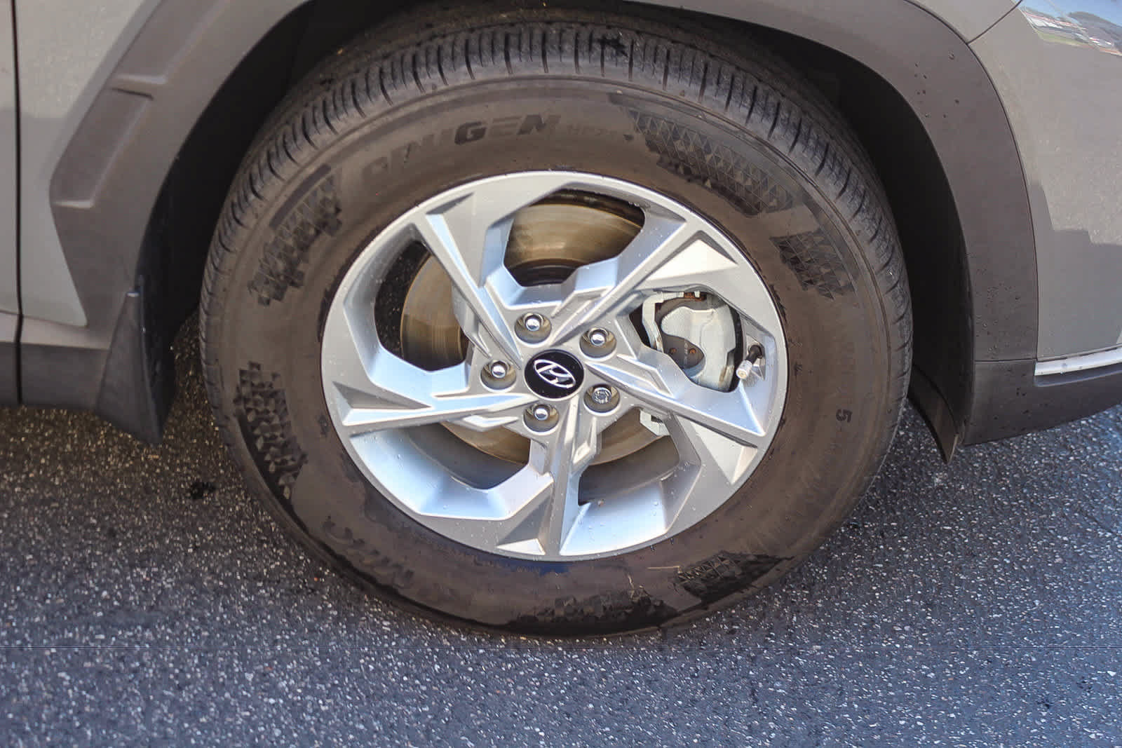 Certified 2024 Hyundai Tucson SE FWD image 12