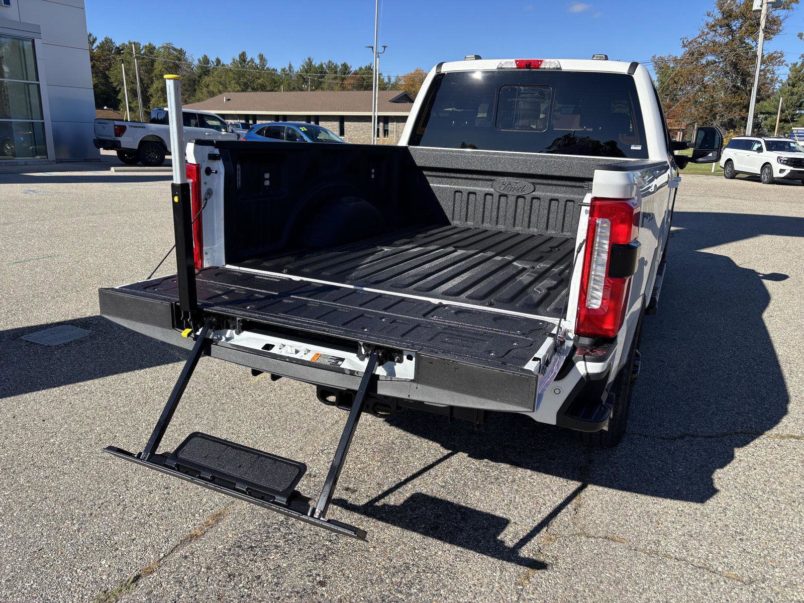 New 2026 Ford F350 Lariat w/ Black Appearance Package image 9