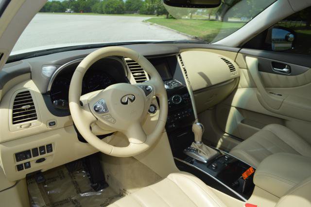 Used 2015 INFINITI QX70 2WD w/ Premium Package image 13
