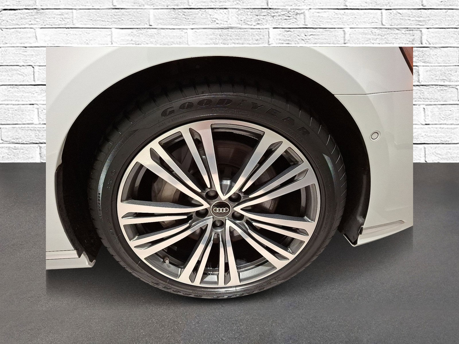 Used 2022 Audi A8 L 3.0T w/ Executive Package image 8