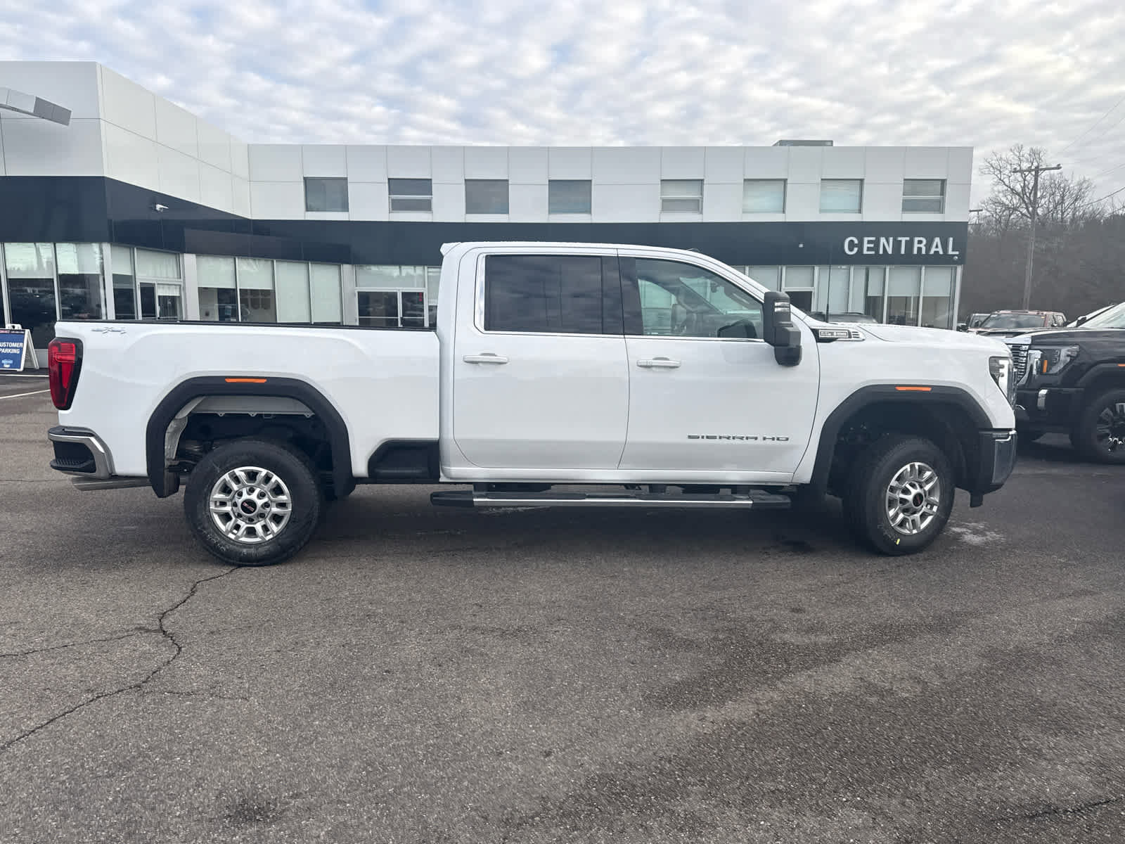 New 2026 GMC Sierra 2500 SLE w/ SLE Value Package; image 8