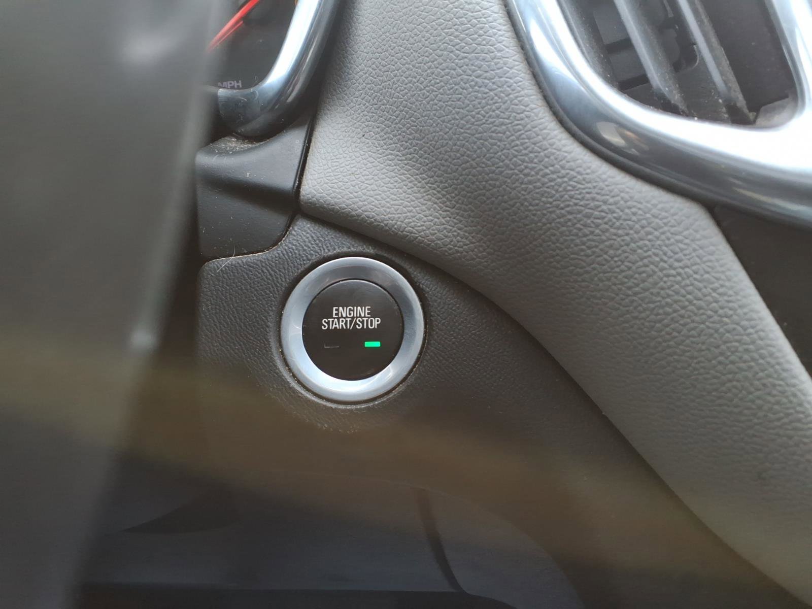 Used 2018 Chevrolet Equinox LT image 30