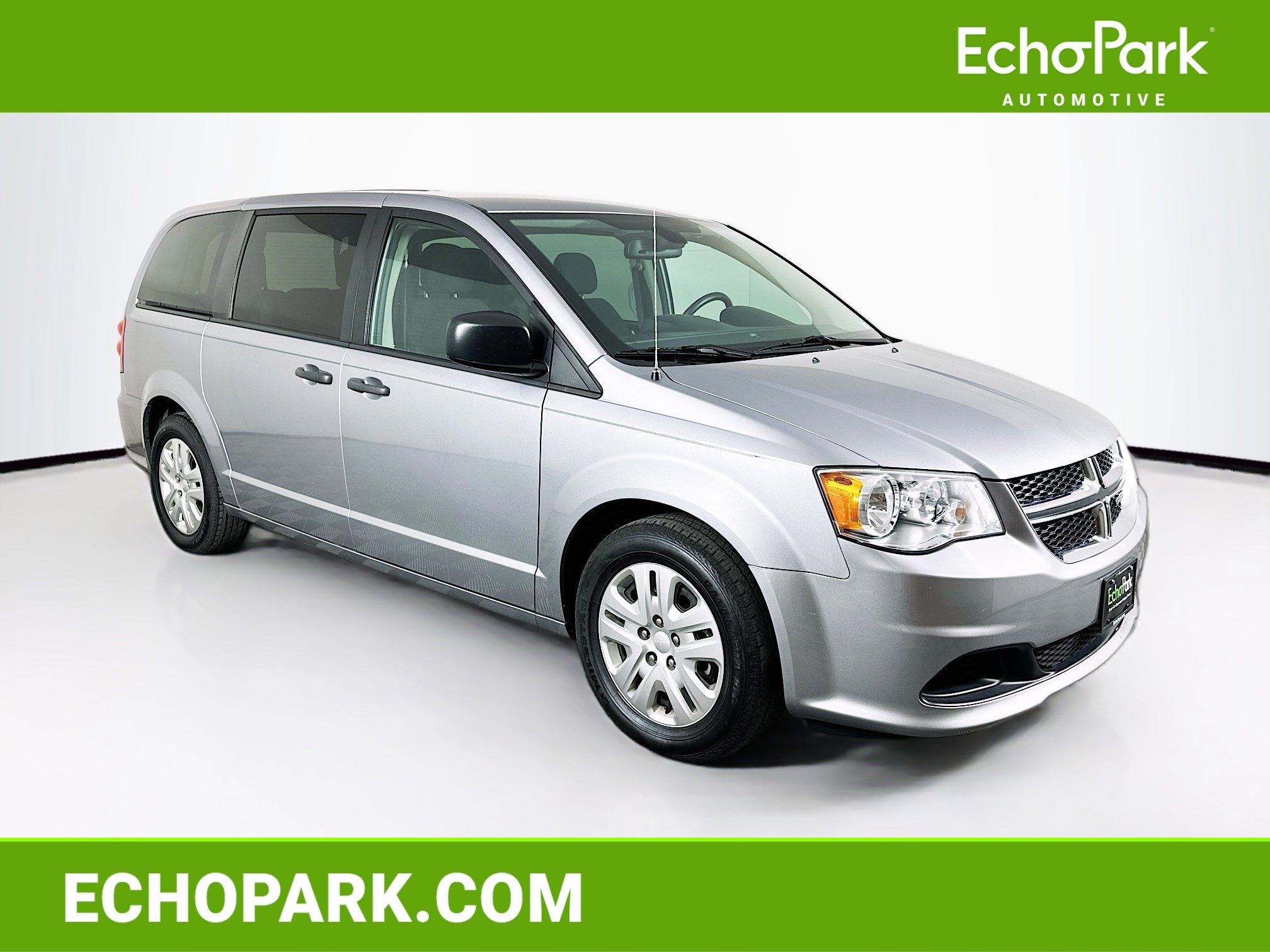 Used 2020 Dodge Grand Caravan SE w/ UConnect Hands-Free Group image 1