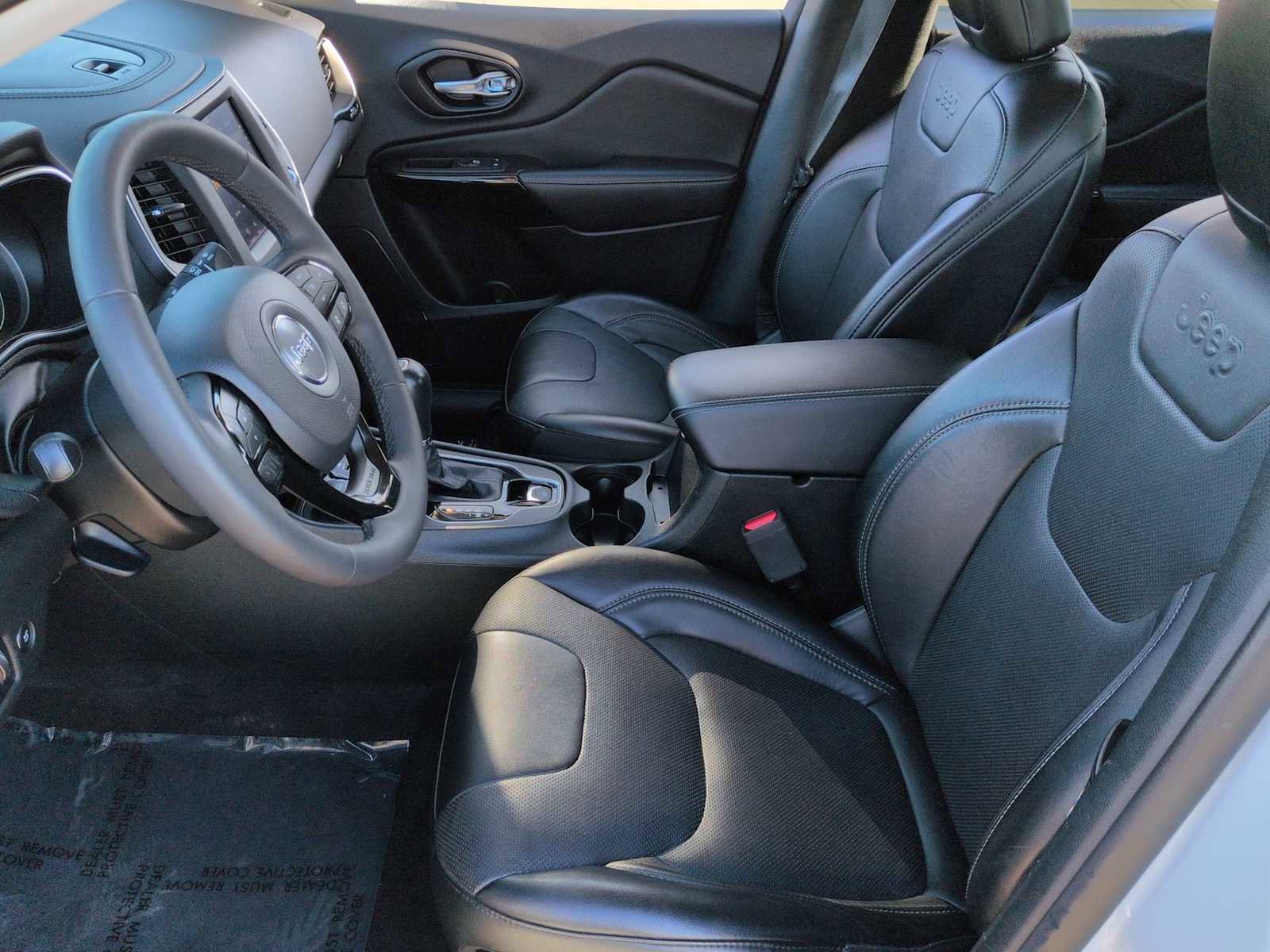 Used 2023 Jeep Cherokee Altitude Lux image 17