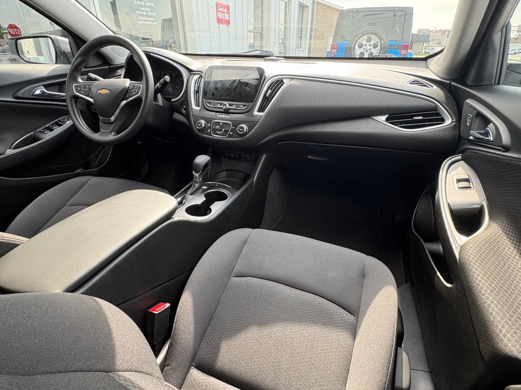 Used 2023 Chevrolet Malibu LS FWD image 17