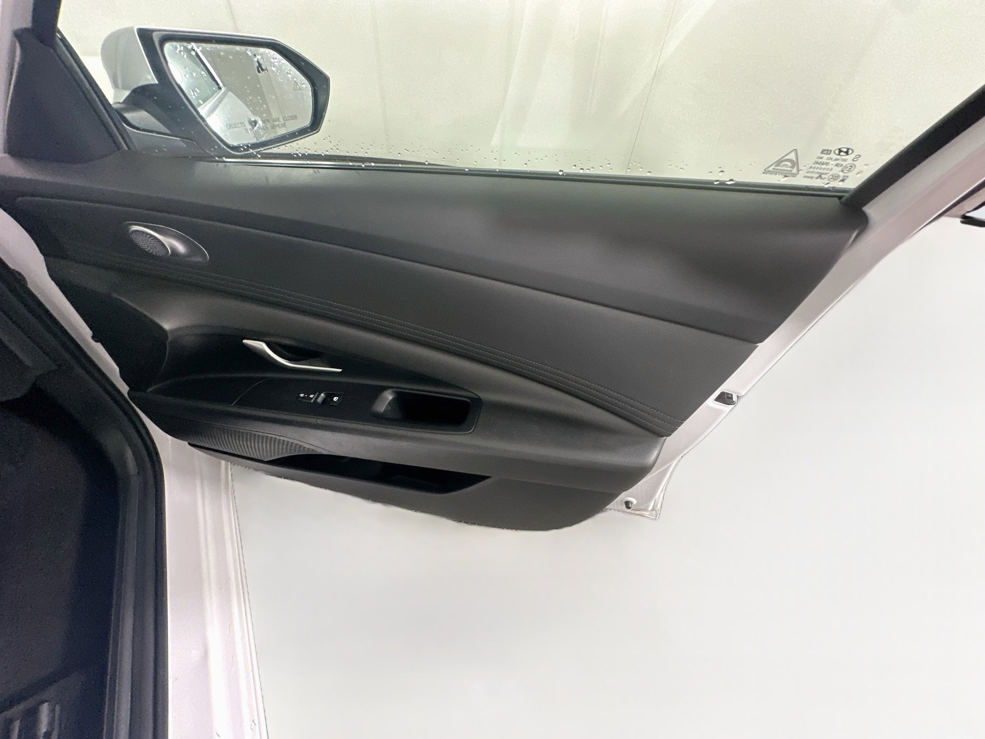 Used 2025 Hyundai Elantra SEL FWD image 32