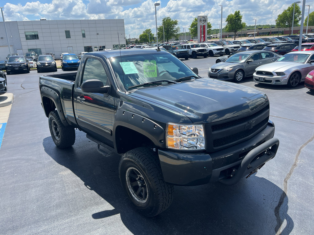 Used 2009 Chevrolet Silverado 1500 LT AWD/4WD image 5