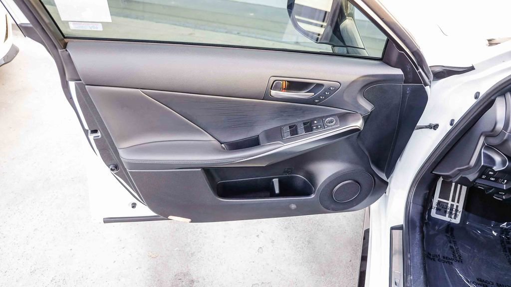 Used 2024 Lexus IS 500 image 25